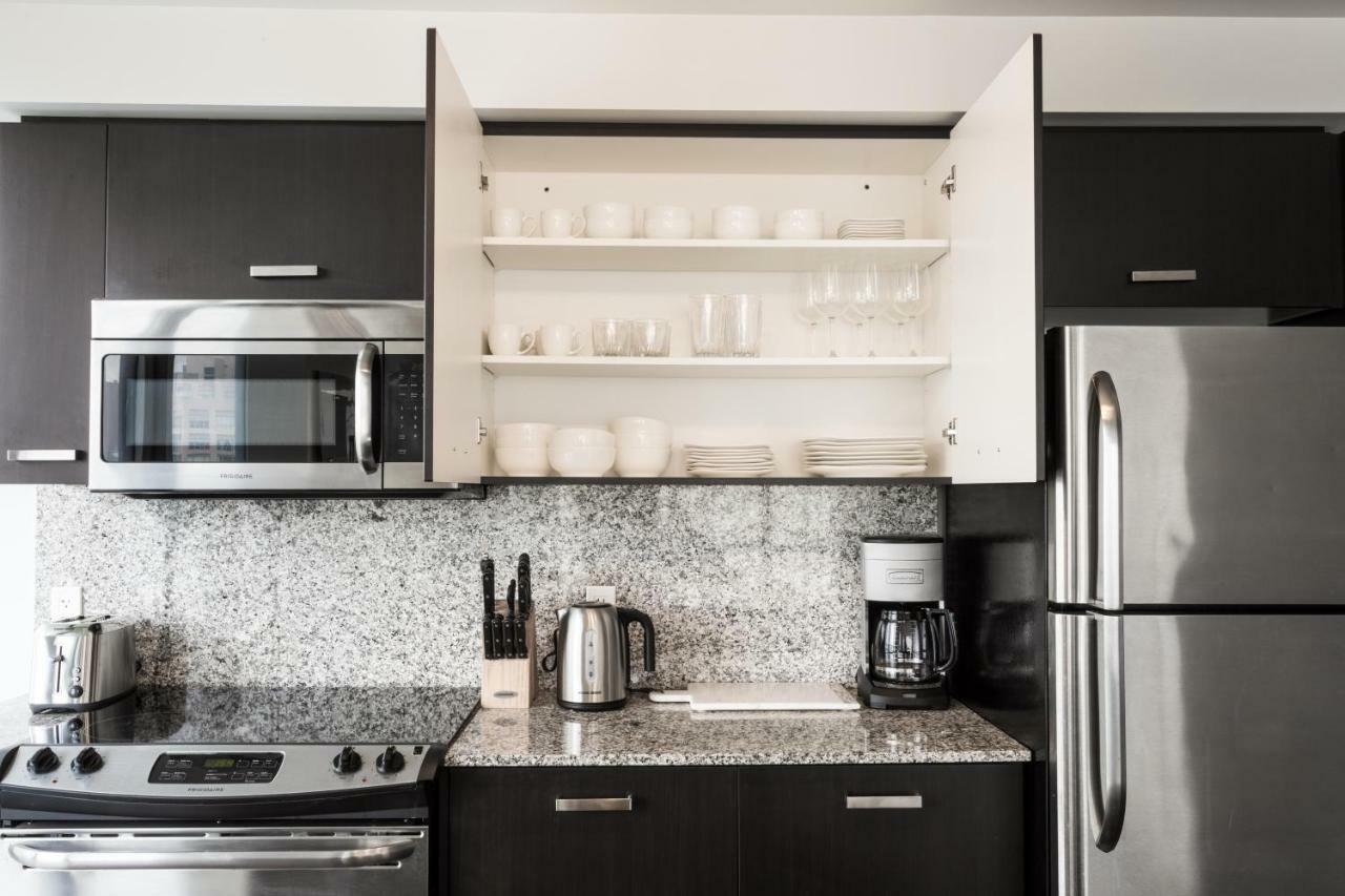 Altitude Suites Bay Street - Holiday Bonus - Free Parking Toronto Exterior foto