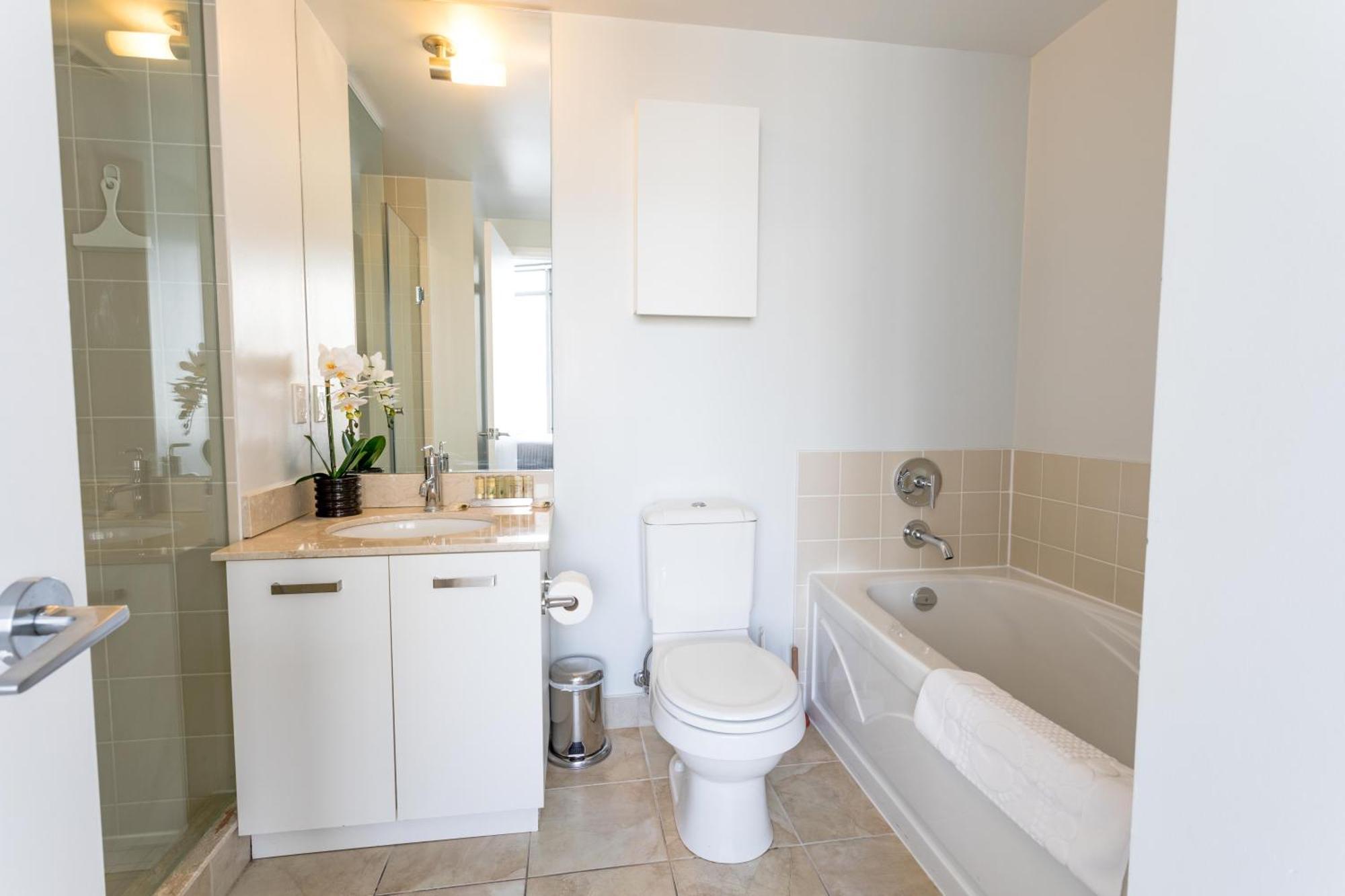 Altitude Suites Bay Street - Holiday Bonus - Free Parking Toronto Exterior foto